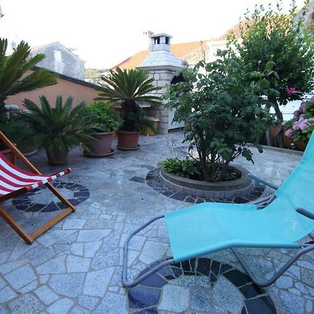 App With A Lovely Patio Mali Lošinj Extérieur photo