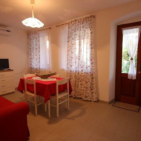 Appartement App With A Lovely Patio à Mali Lošinj Extérieur photo