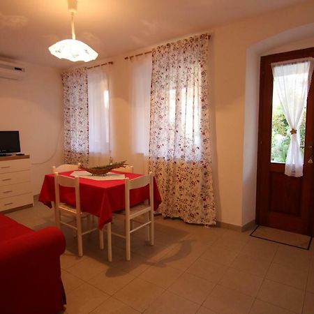 App With A Lovely Patio Mali Lošinj Extérieur photo