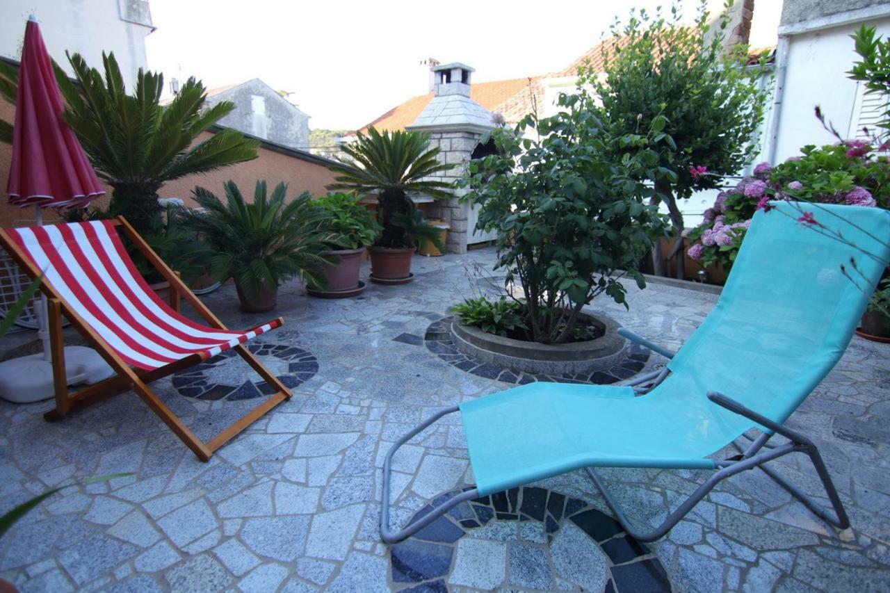 App With A Lovely Patio Mali Lošinj Extérieur photo