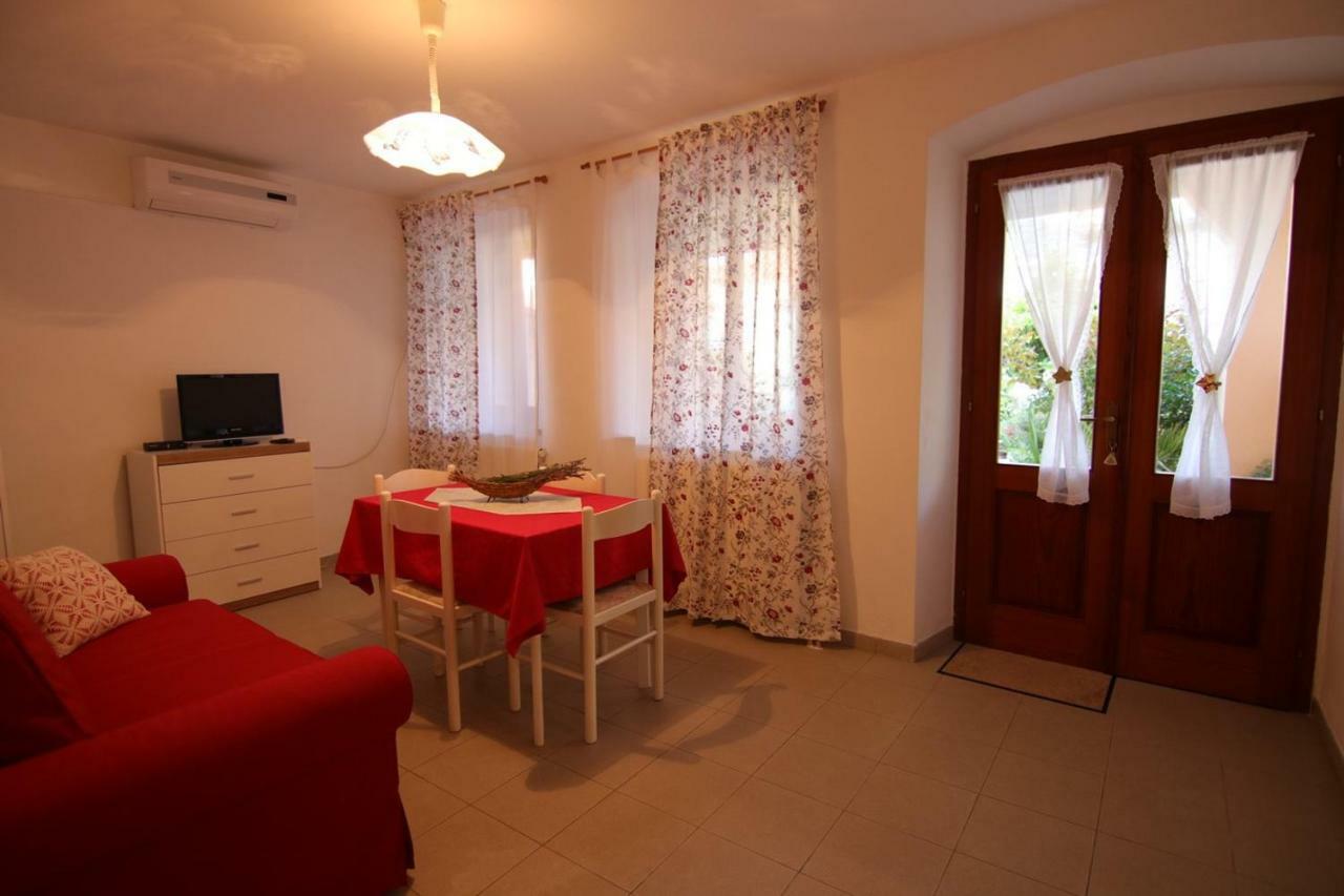 App With A Lovely Patio Mali Lošinj Extérieur photo