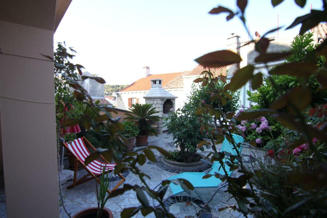 App With A Lovely Patio Mali Lošinj Extérieur photo