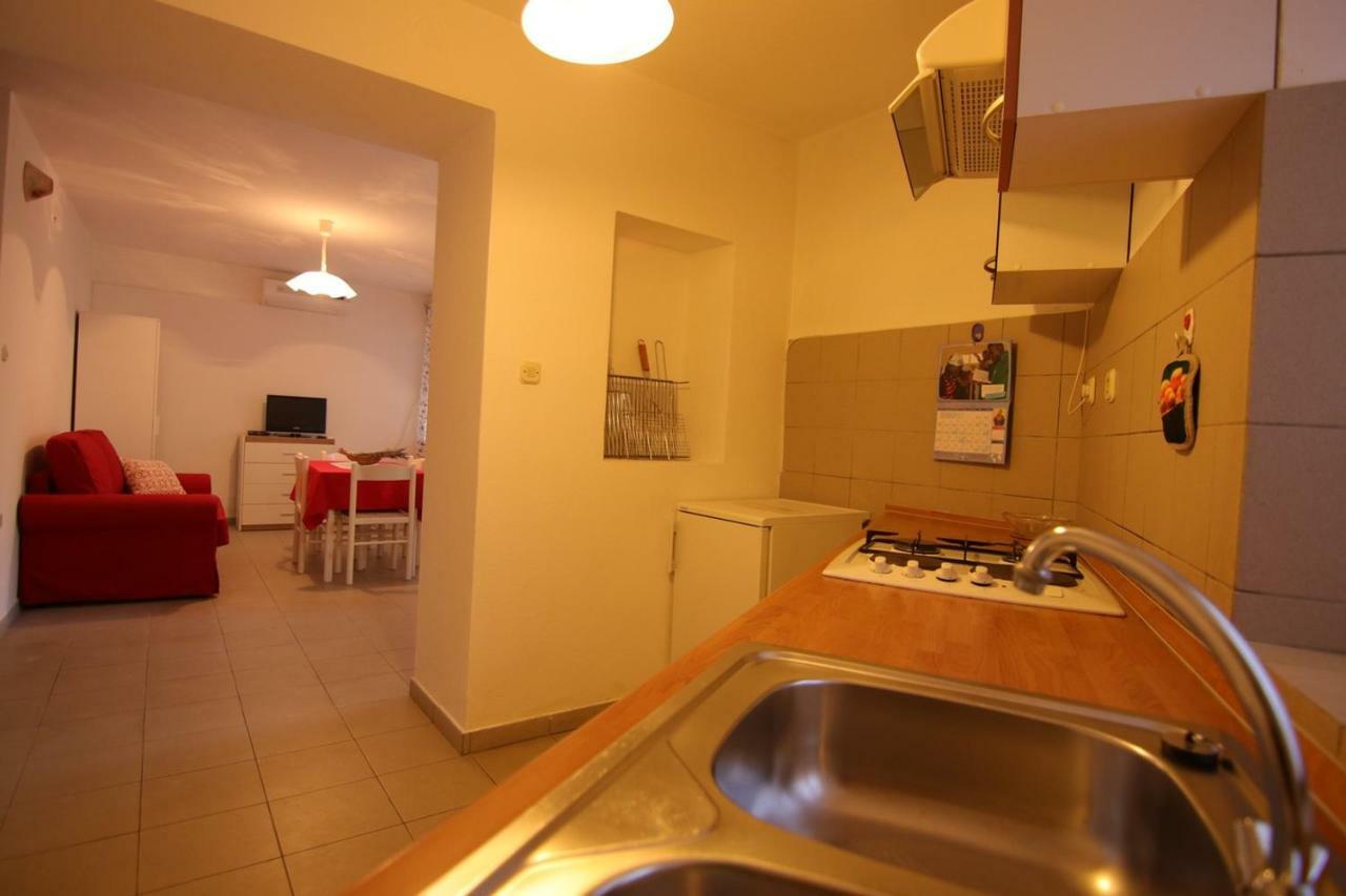 Appartement App With A Lovely Patio à Mali Lošinj Extérieur photo