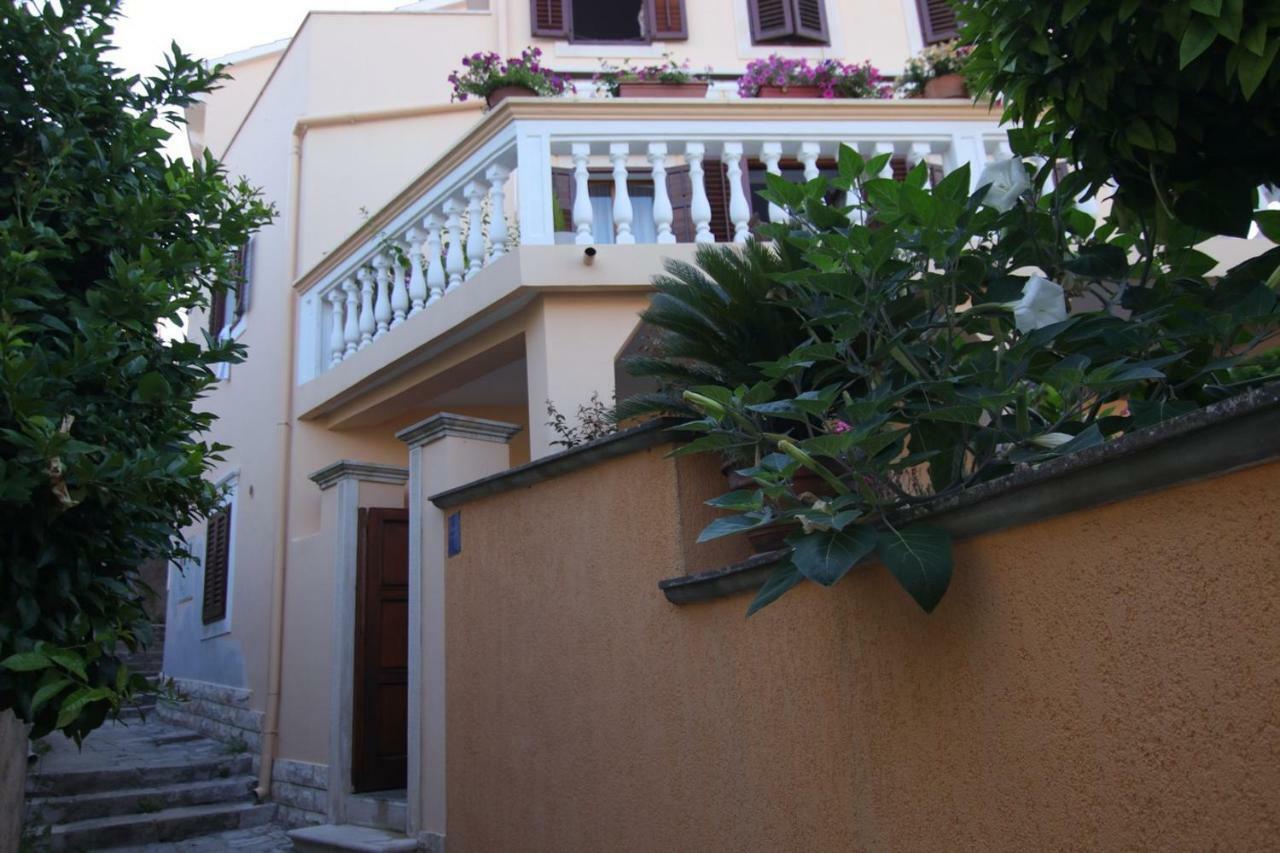 App With A Lovely Patio Mali Lošinj Extérieur photo