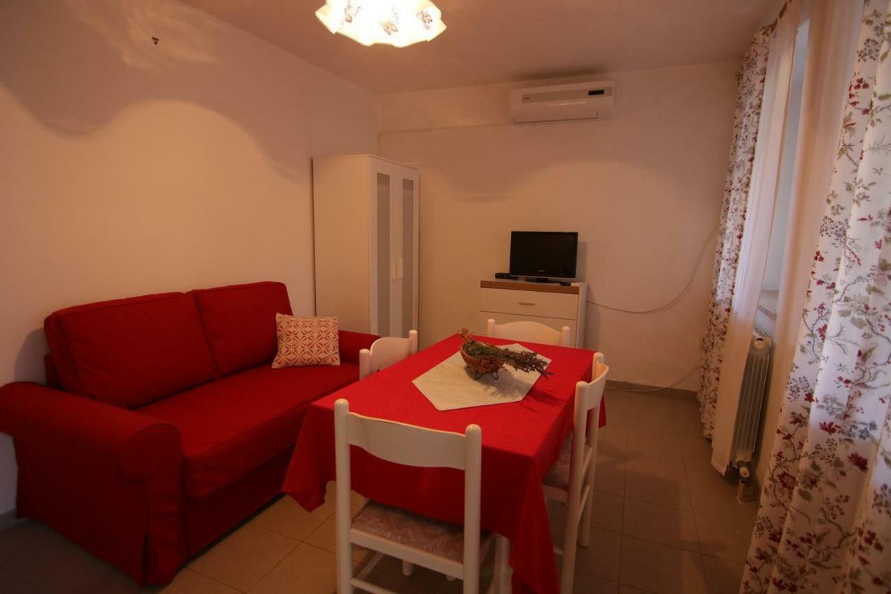 Appartement App With A Lovely Patio à Mali Lošinj Extérieur photo