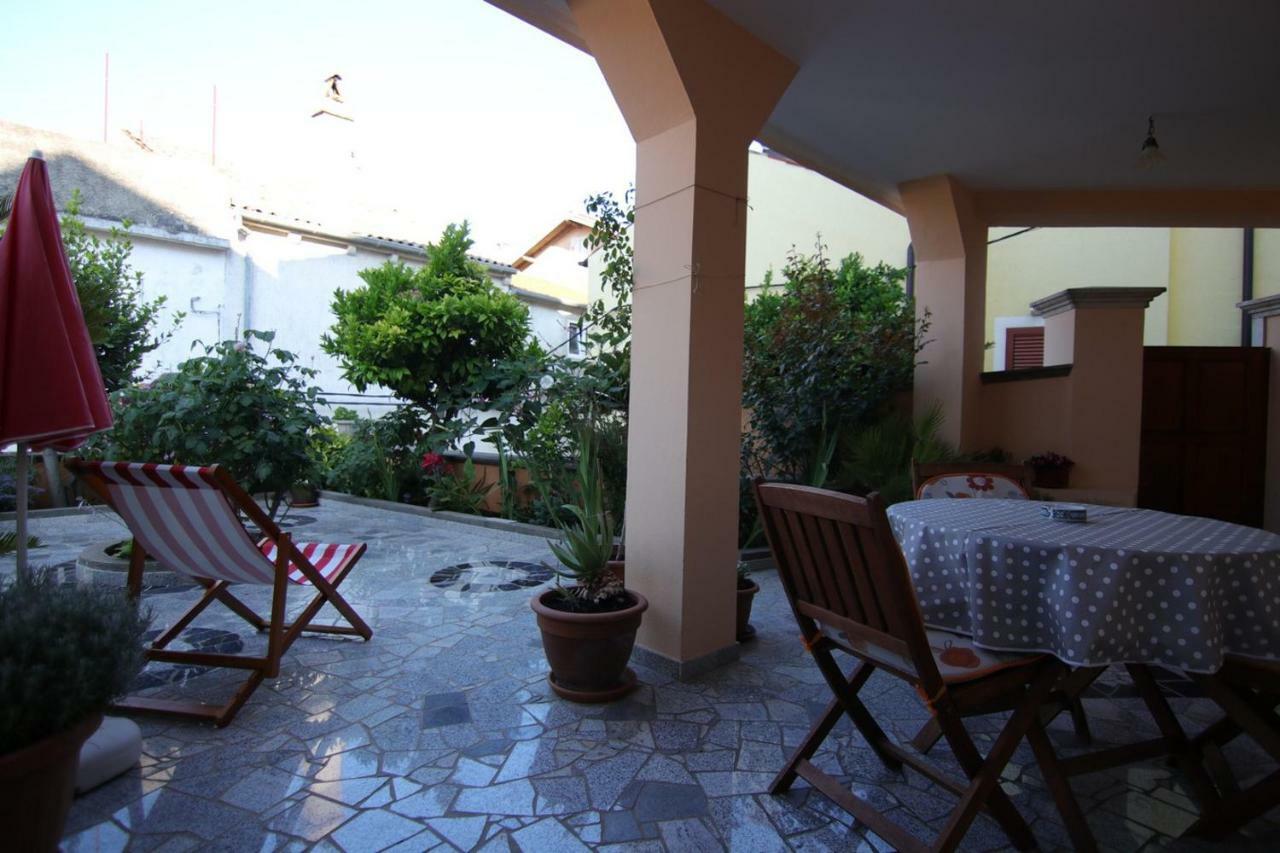 App With A Lovely Patio Mali Lošinj Extérieur photo